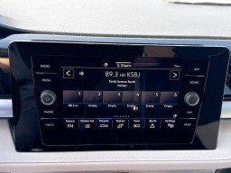Volkswagen Taos SE FWD 2025