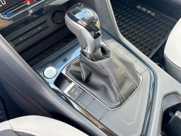 Volkswagen Taos SE FWD 2025