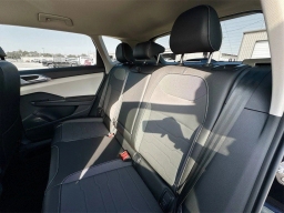 Volkswagen Taos SE FWD 2025