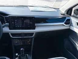Volkswagen Taos SE FWD 2025