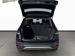 Volkswagen Taos SE FWD 2025