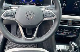 Volkswagen Taos SE FWD 2025