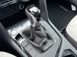 Volkswagen Taos SE FWD 2025