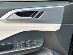 Volkswagen Taos SE FWD 2025
