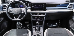Volkswagen Taos SE FWD 2025