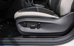Volkswagen Taos SE FWD 2025
