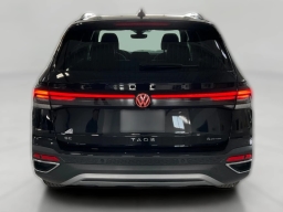 Volkswagen Taos SE 4MOTION 2026