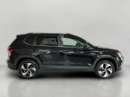 Volkswagen Taos SE 4MOTION 2026