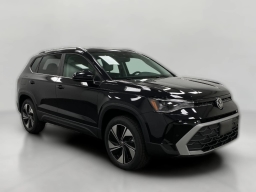 Volkswagen Taos SE 4MOTION 2026