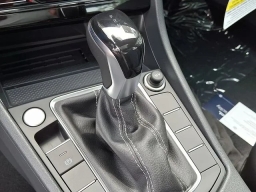 Volkswagen Jetta SE Auto 2026