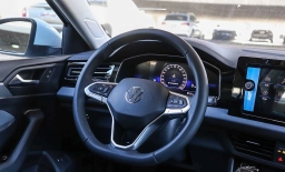 Volkswagen Jetta SE Auto 2026