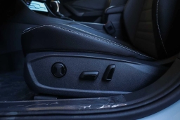 Volkswagen Jetta SE Auto 2026