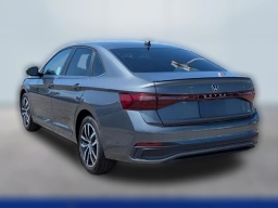 Volkswagen Jetta SE Auto 2026