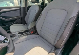 Volkswagen Jetta SE Auto 2026