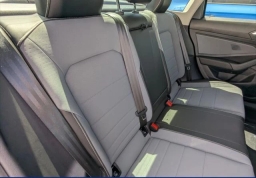 Volkswagen Jetta SE Auto 2026