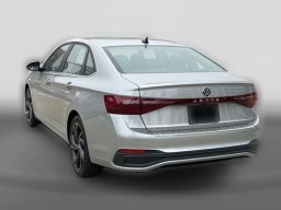 Volkswagen Jetta SE Auto 2026