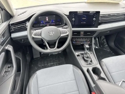 Volkswagen Jetta SE Auto 2026
