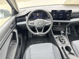 Volkswagen Jetta SE Auto 2026