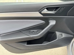 Volkswagen Jetta SE Auto 2026