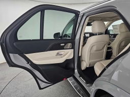 Mercedes-Benz GLE GLE 450 4MATIC SUV 2026