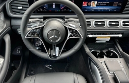 Mercedes-Benz GLS GLS 450 4MATIC SUV 2026