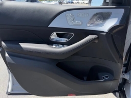 Mercedes-Benz GLS GLS 450 4MATIC SUV 2026