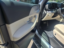 Mercedes-Benz GLS GLS 450 4MATIC SUV 2026