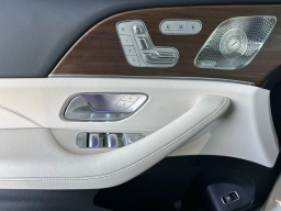 Mercedes-Benz GLS GLS 450 4MATIC SUV 2026