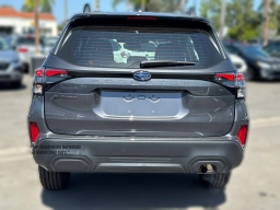 Subaru Forester Base AWD 2026