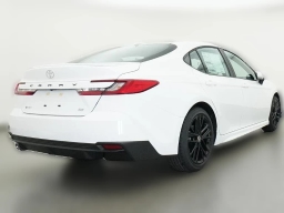 Toyota Camry SE (Natl) 2026