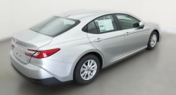 Toyota Camry LE (Natl) 2026