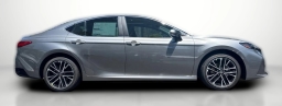 Toyota Camry XLE (Natl) 2026