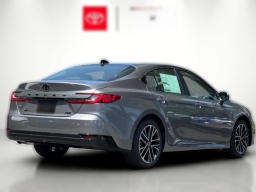 Toyota Camry XLE (Natl) 2026