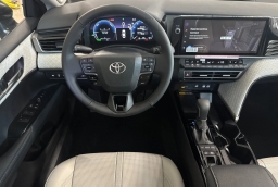 Toyota Camry XLE (Natl) 2026