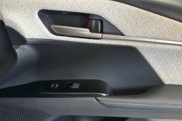 Toyota Camry XLE (Natl) 2026
