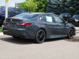 Toyota Camry SE (Natl) 2026