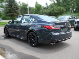 Toyota Camry SE (Natl) 2026