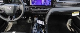 Toyota Camry SE (Natl) 2026
