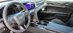 Toyota Camry SE (Natl) 2026
