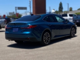 Toyota Camry XLE (Natl) 2026