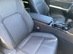 Toyota Camry XLE (Natl) 2026