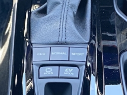 Toyota Camry XLE (Natl) 2026