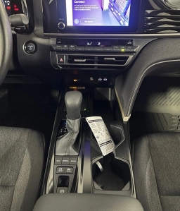 Toyota Camry LE (Natl) 2026