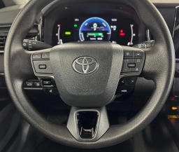 Toyota Camry LE (Natl) 2026