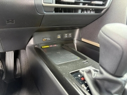 Toyota Camry LE (Natl) 2026