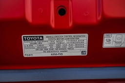 Toyota Camry SE (Natl) 2026