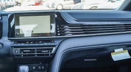 Toyota Camry SE (Natl) 2026