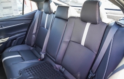 Toyota Camry SE (Natl) 2026