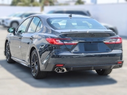 Toyota Camry SE (Natl) 2026