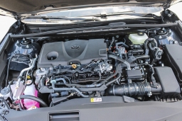 Toyota Camry SE (Natl) 2026